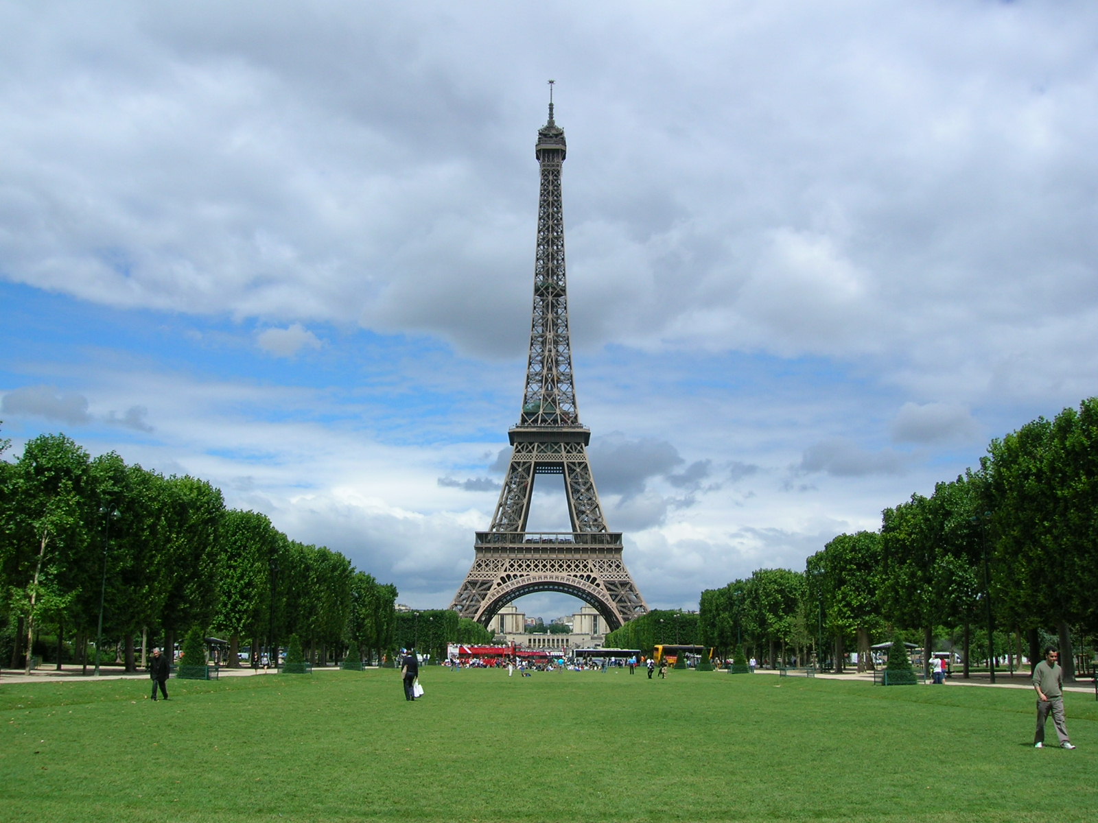 La Tour Eiffel Translation